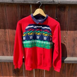Vintage crew neck sweatshirt with collar and hot air ballon patch design